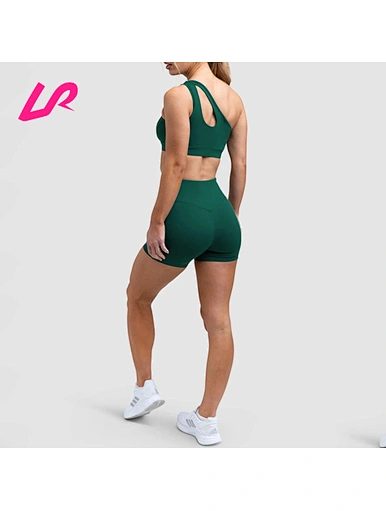 Add a splash of color to your activewear collection with our legging shorts with pockets. Shop now for a range of sizes and elevate your workout style.